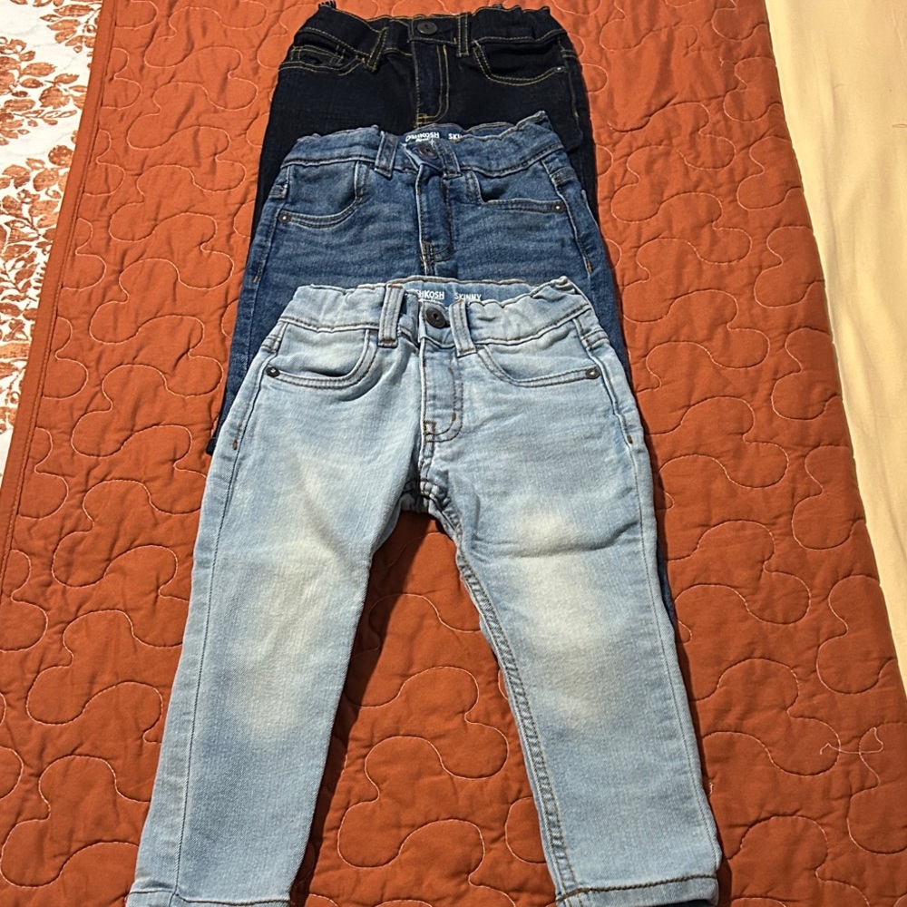 EUC Oshkosh Set of Three Denim Jeans for Kids - Size 2T